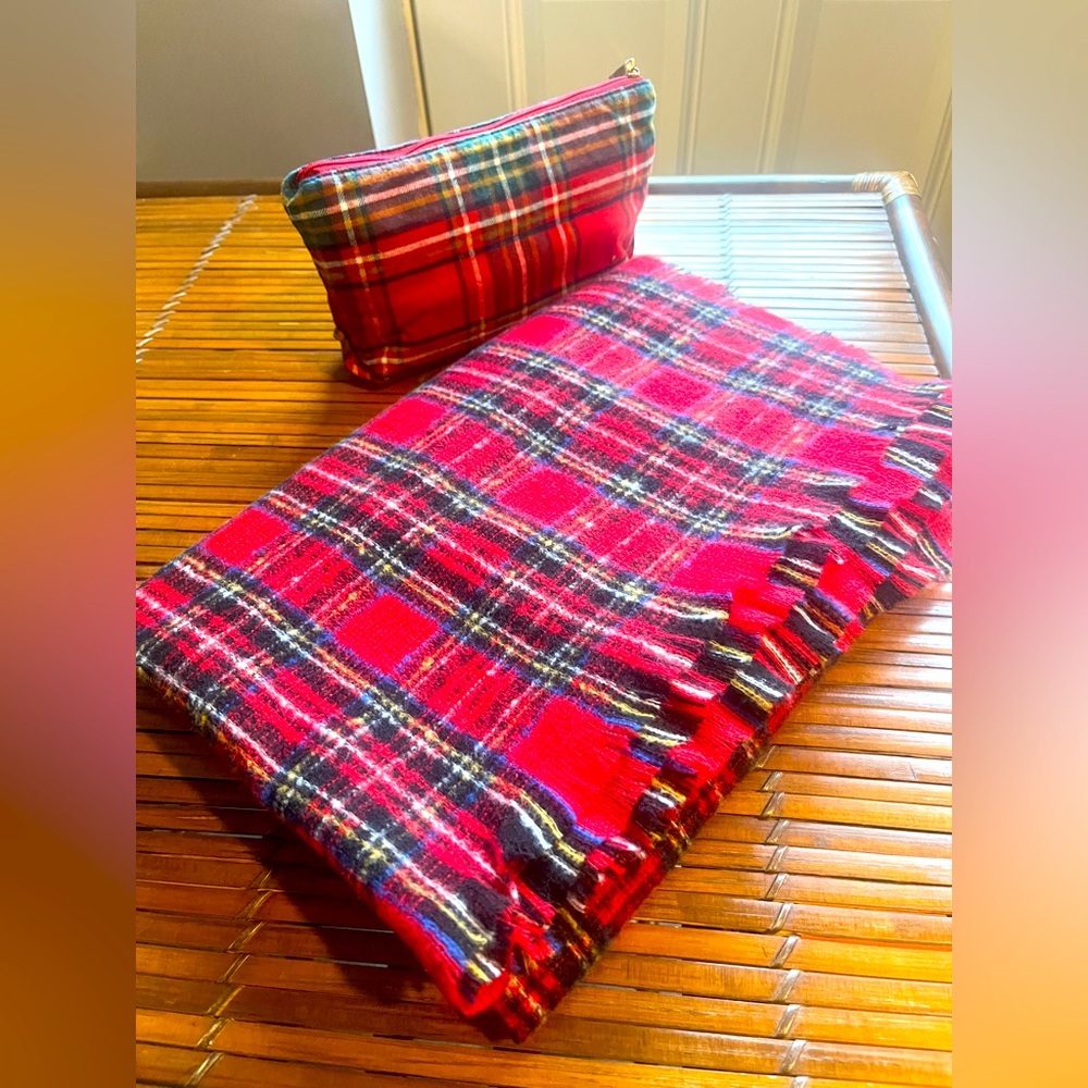 New St. John’s Bay & Ann Taylor LOFT Outlet Plaid Scarf & Pouch Set